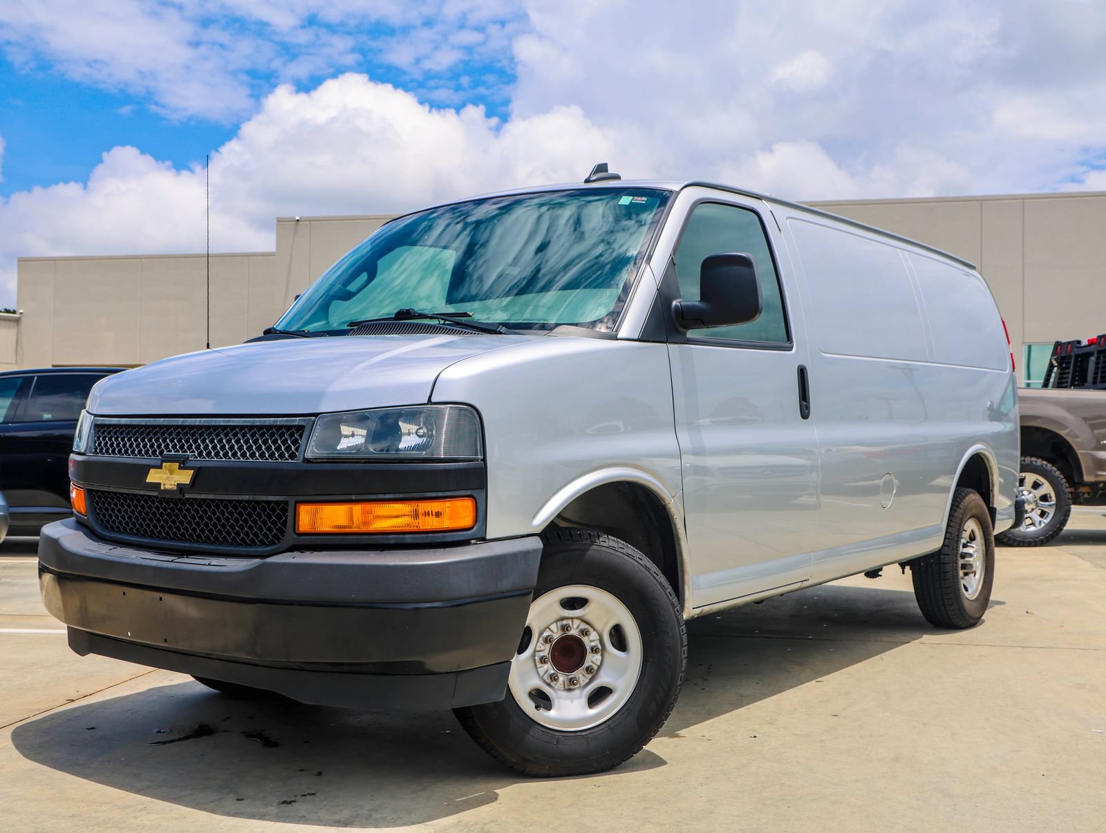 Used 2024 Chevrolet Express 2500 w/ Driver Convenience Package RWD image 1