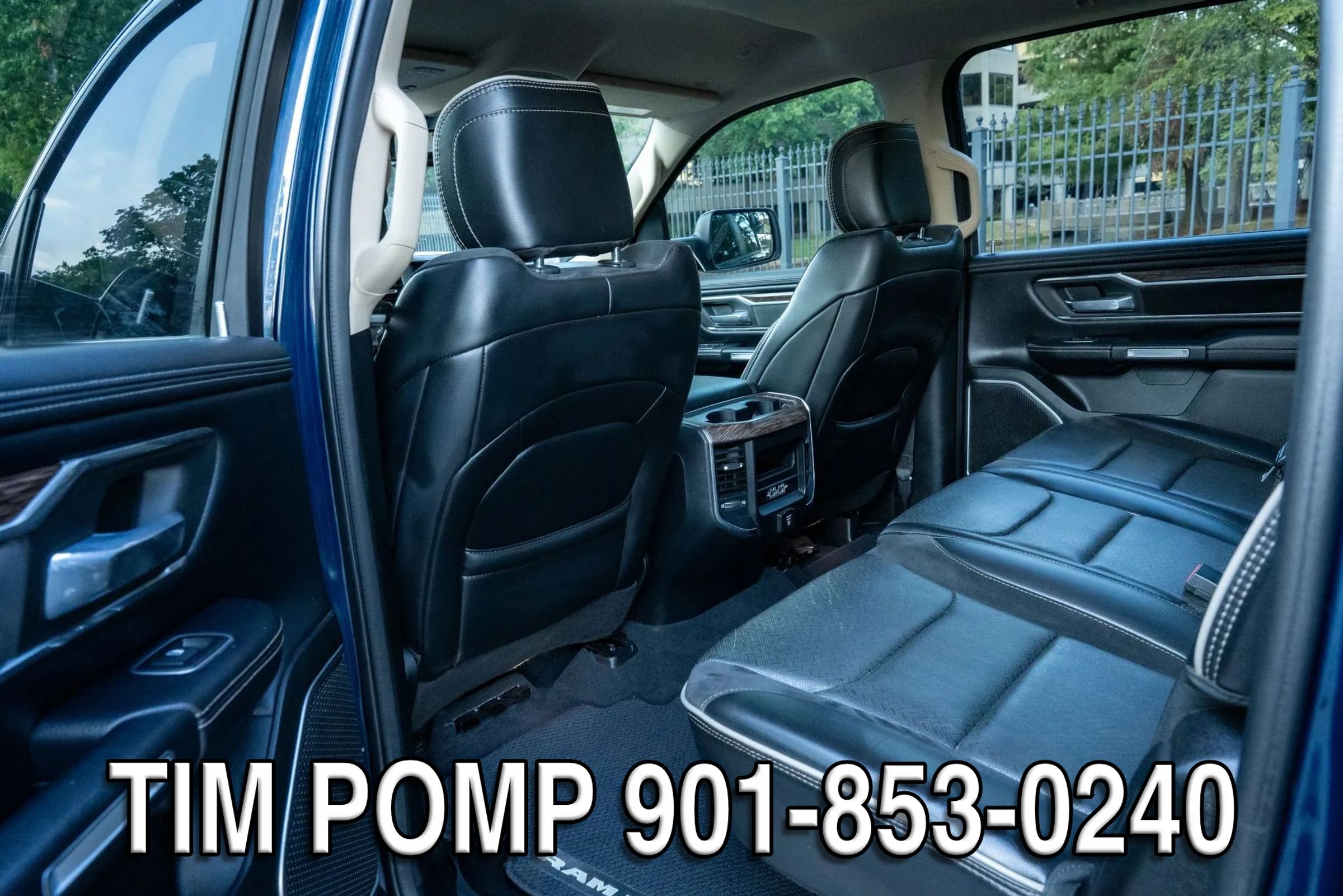 Used 2019 RAM 1500 Laramie AWD/4WD image 12