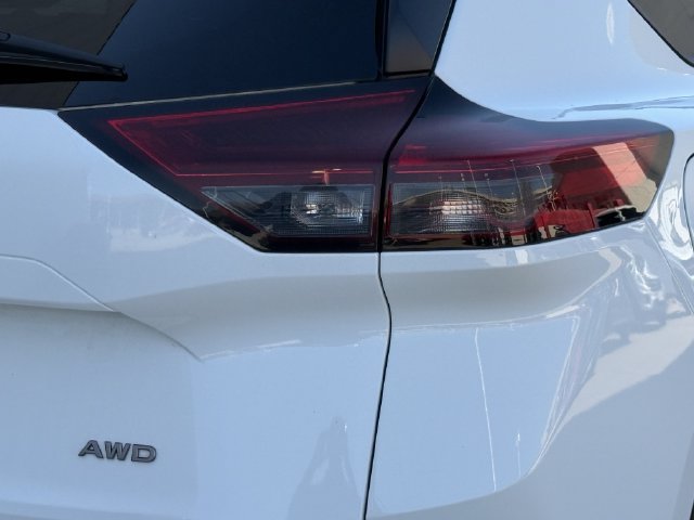 Used 2024 Nissan Rogue S AWD/4WD image 6