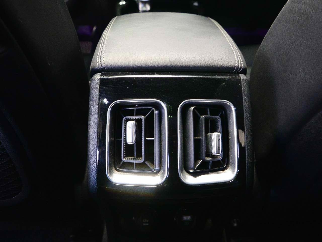 Used 2023 Kia Sorento SX image 10