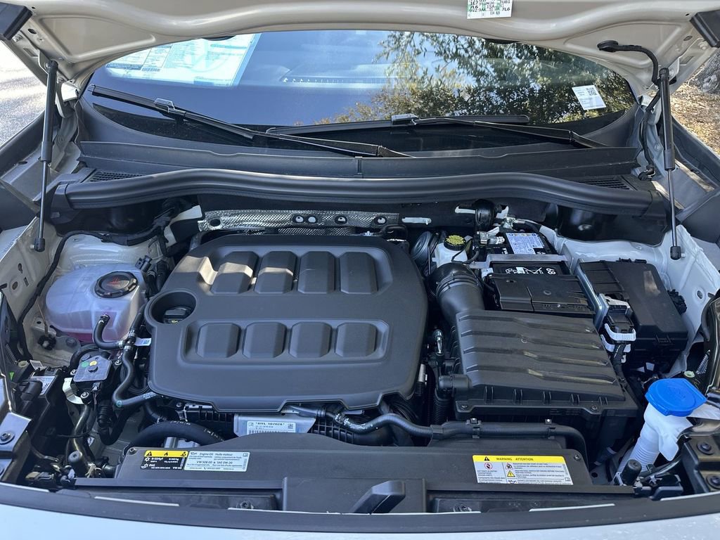 New 2026 Volkswagen Tiguan SE R-Line image 27