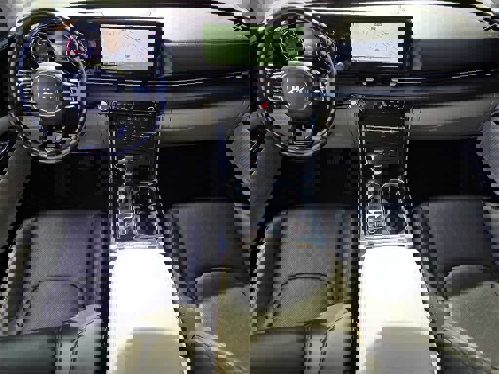 Used 2022 Kia Carnival SX image 13