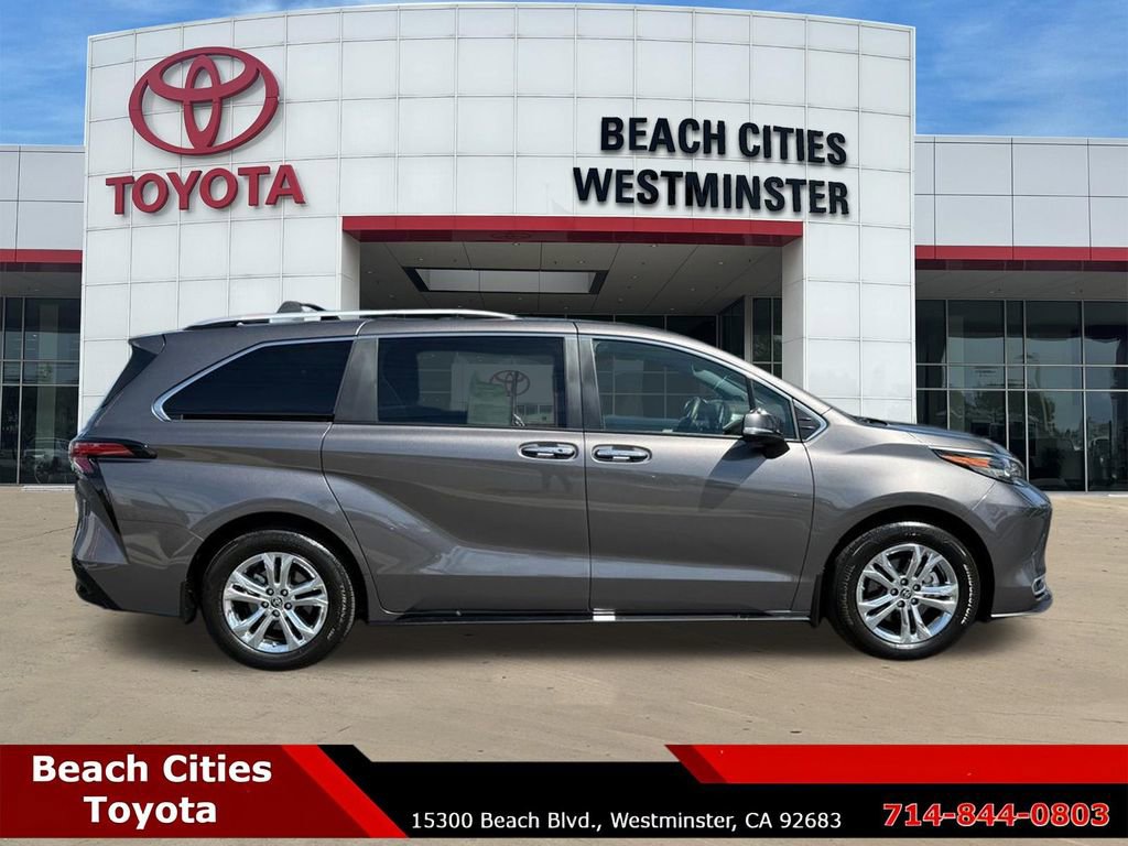 Certified 2024 Toyota Sienna Platinum image 13