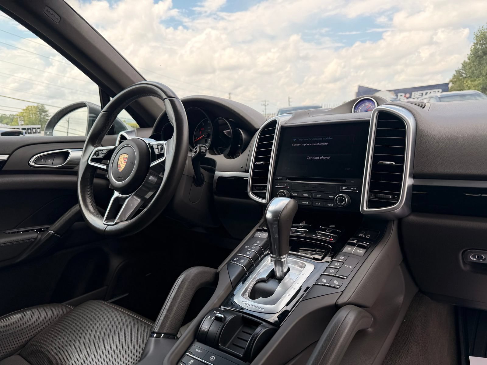 Used 2017 Porsche Cayenne AWD/4WD image 34