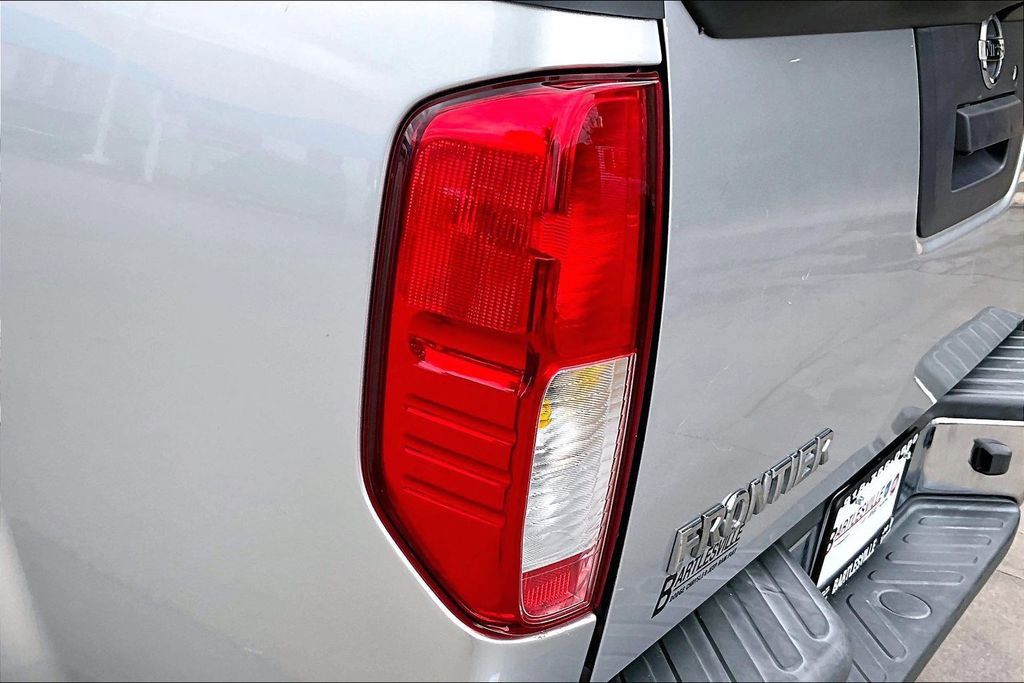 Used 2018 Nissan Frontier SV image 26