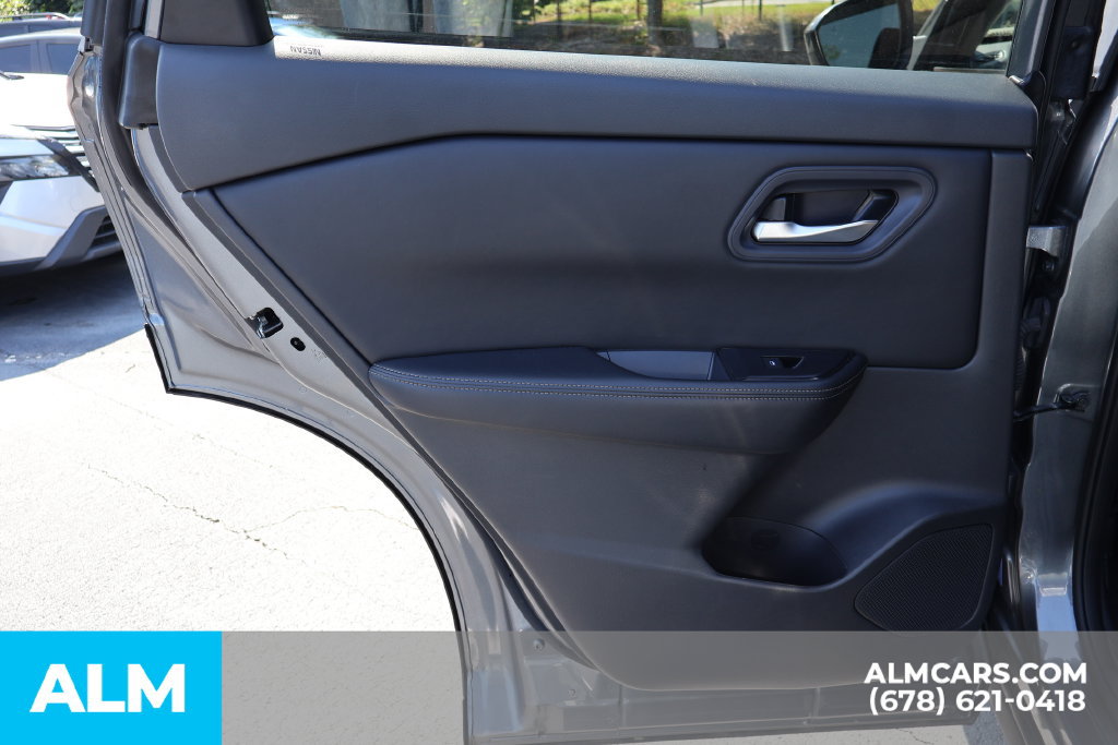 Used 2024 Nissan Rogue SV FWD image 18