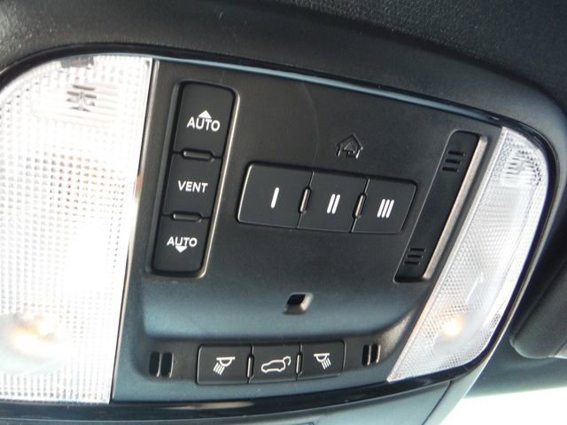 Used 2022 Dodge Durango R/T w/ Tow 'N Go Package AWD/4WD image 37