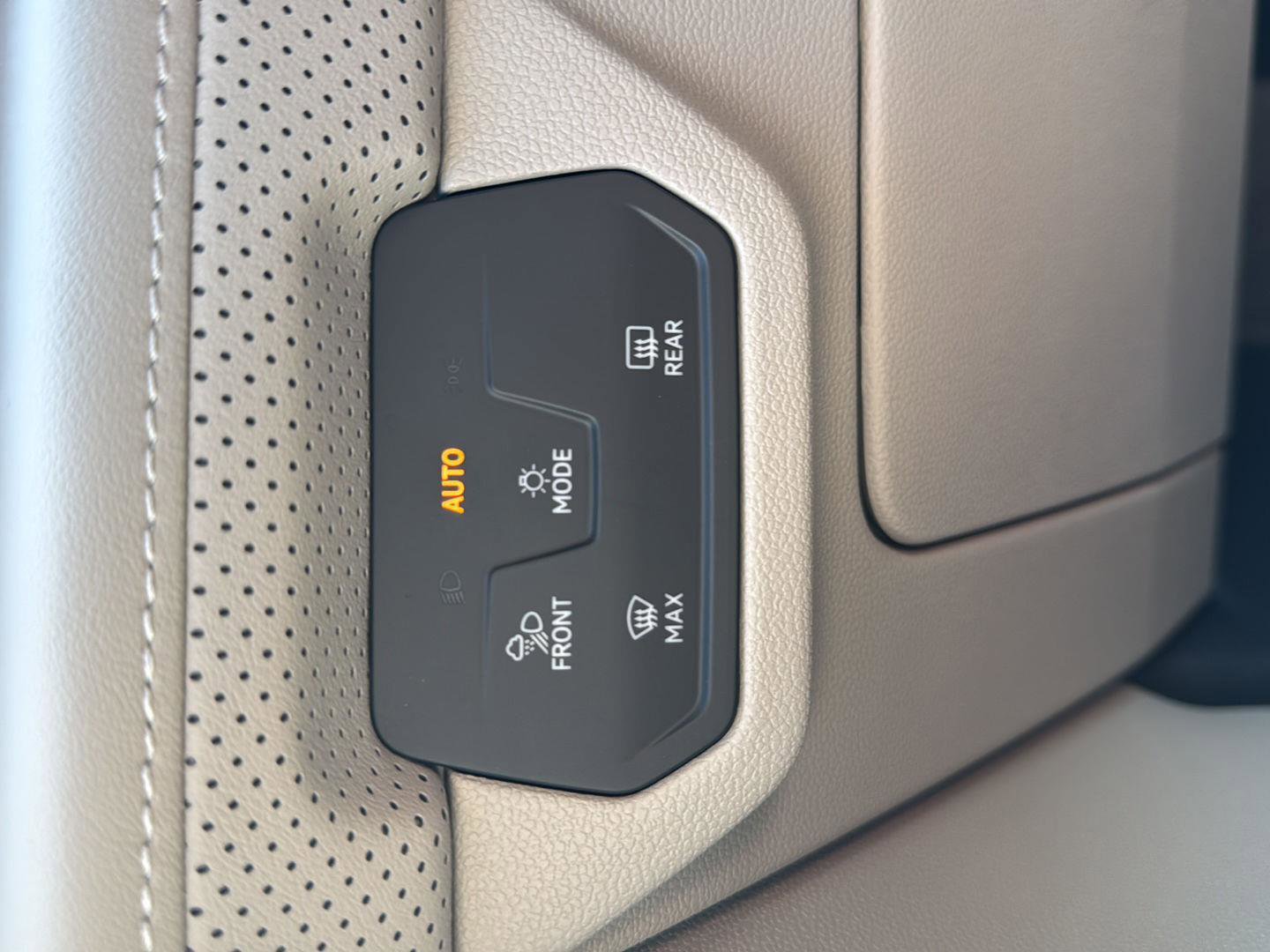 New 2026 Volkswagen Atlas SE image 21