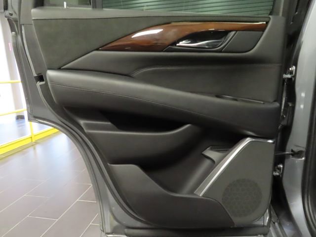 Used 2019 Cadillac Escalade Luxury image 11