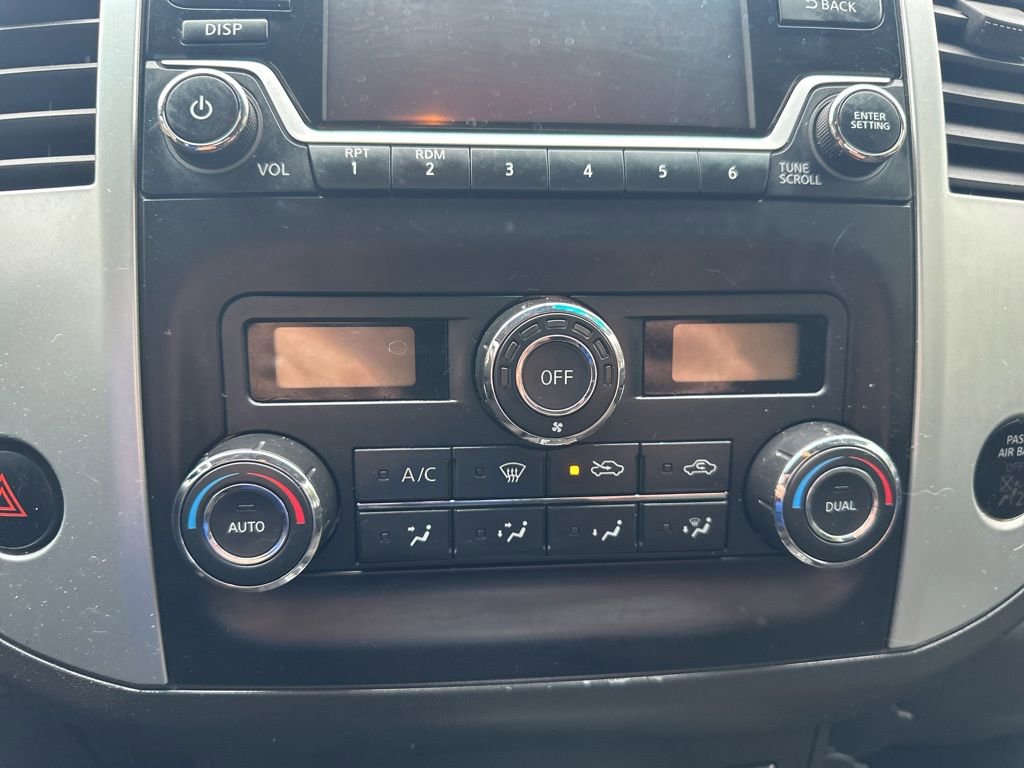 Used 2015 Nissan Frontier SV w/ SV Value Truck Package AWD/4WD image 4