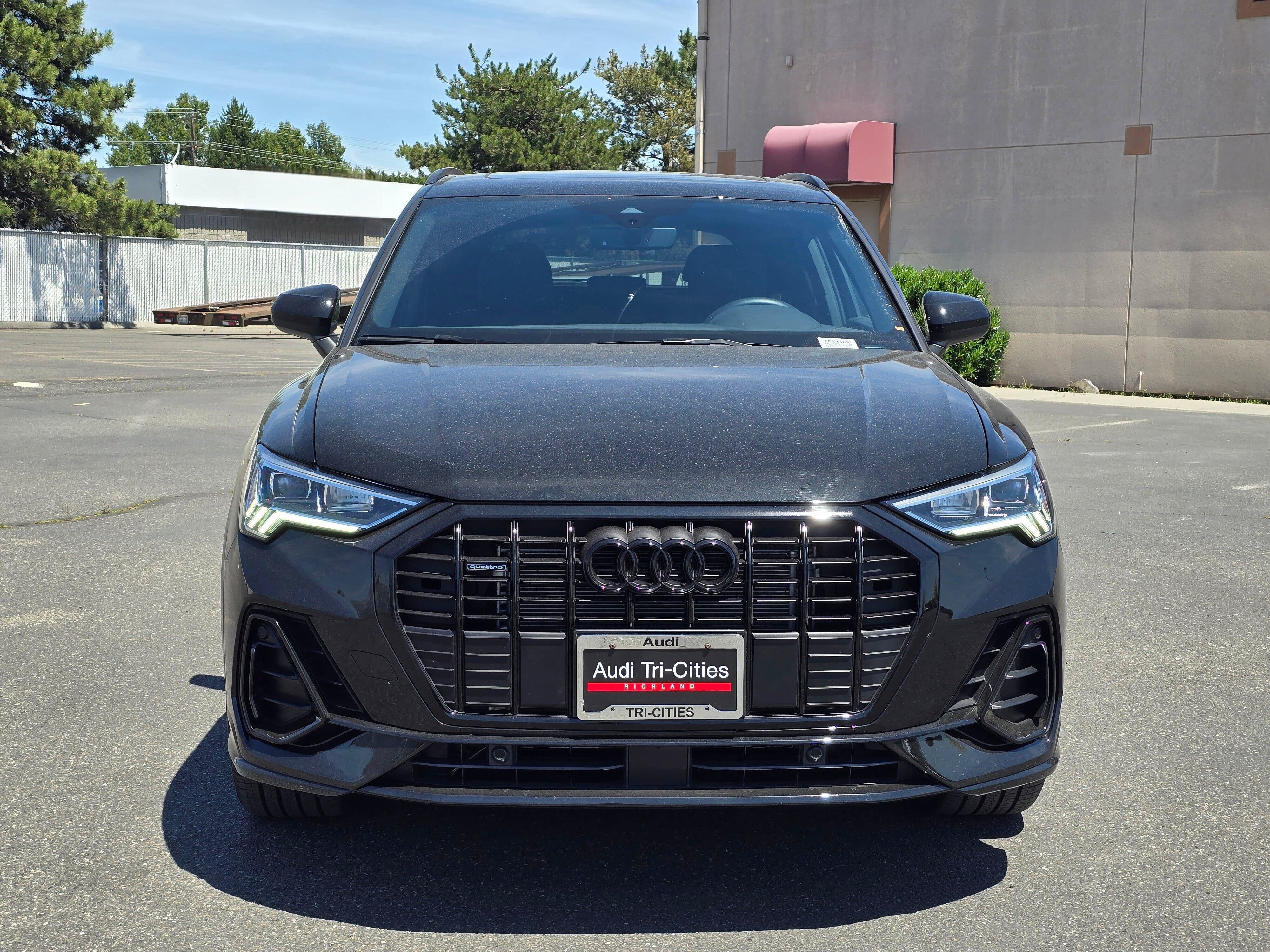 Certified 2025 Audi Q3 2.0T Premium w/ Convenience Package AWD/4WD image 4