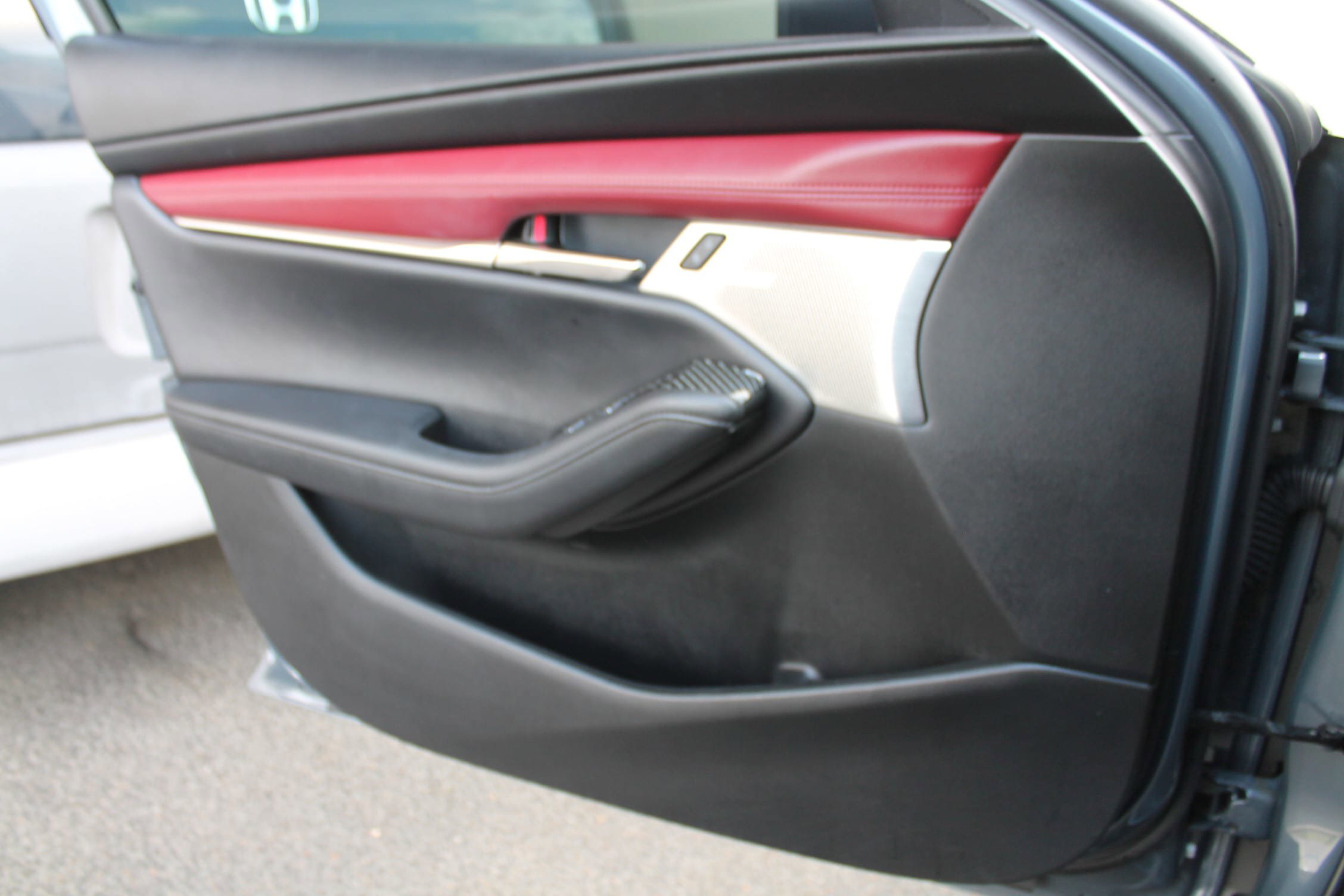 Used 2021 MAZDA MAZDA3 Hatchback w/Premium Plus Pkg image 13