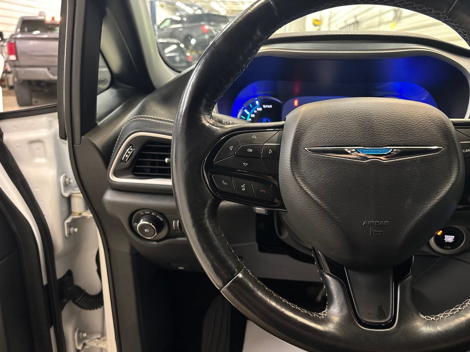 Used 2021 Chrysler Pacifica Touring-L w/ S Appearance Package FWD image 14