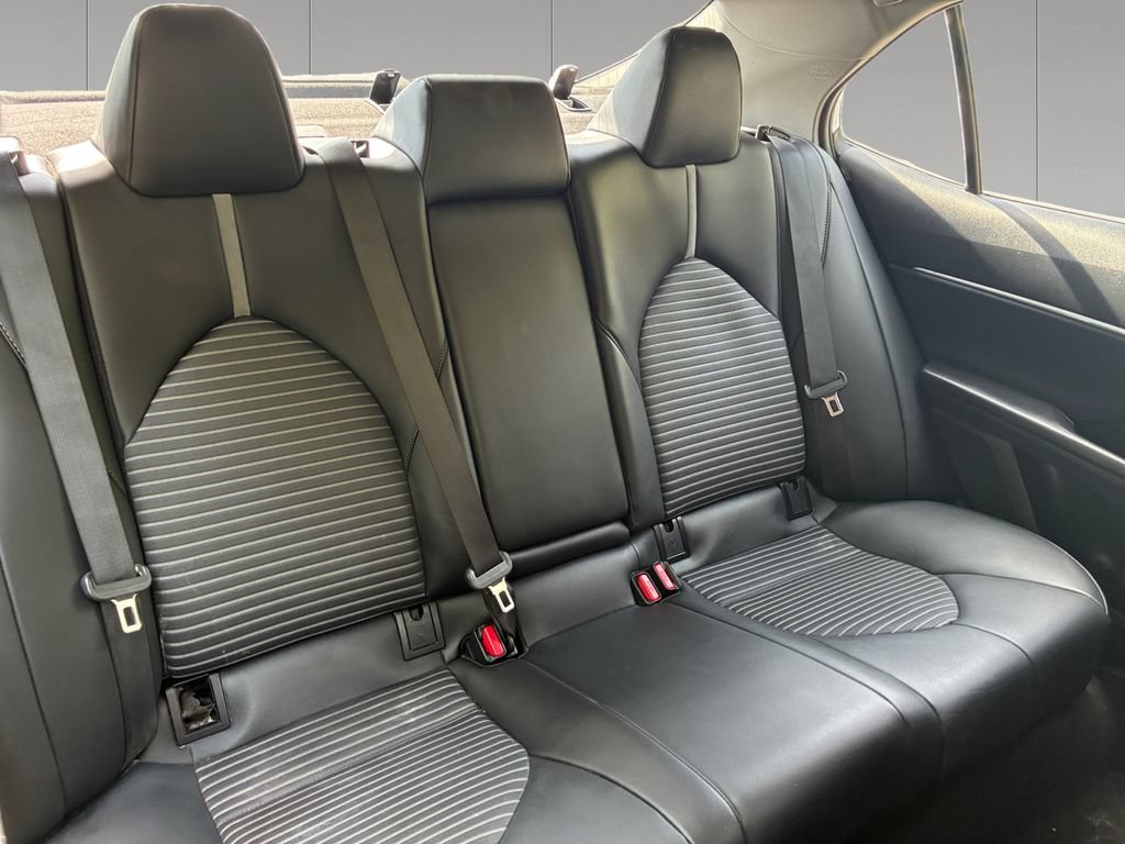 Used 2023 Toyota Camry SE FWD image 18