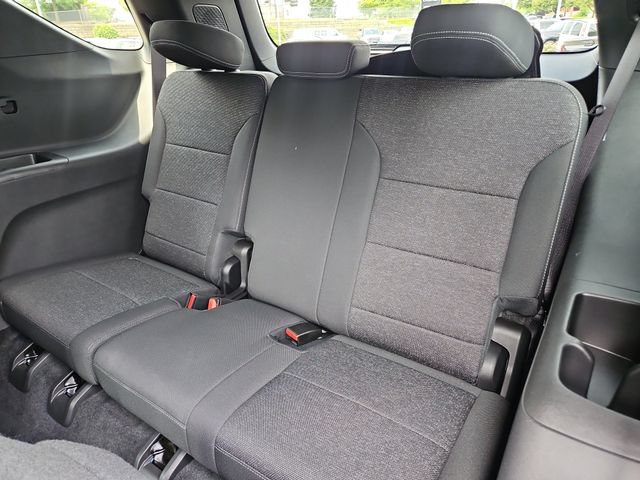 Used 2025 Chevrolet Traverse LT w/ Midnight/Sport Edition FWD image 11