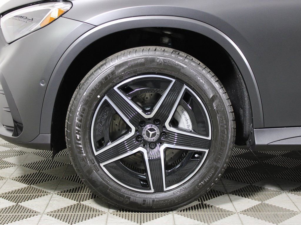 Certified 2026 Mercedes-Benz GLC 300 4MATIC image 32