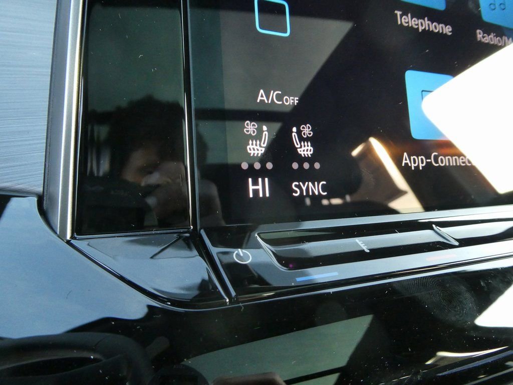 New 2026 Volkswagen Atlas Cross Sport SE image 10