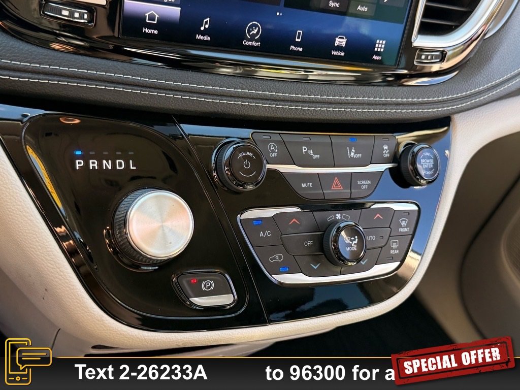 Used 2022 Chrysler Pacifica Touring-L image 21