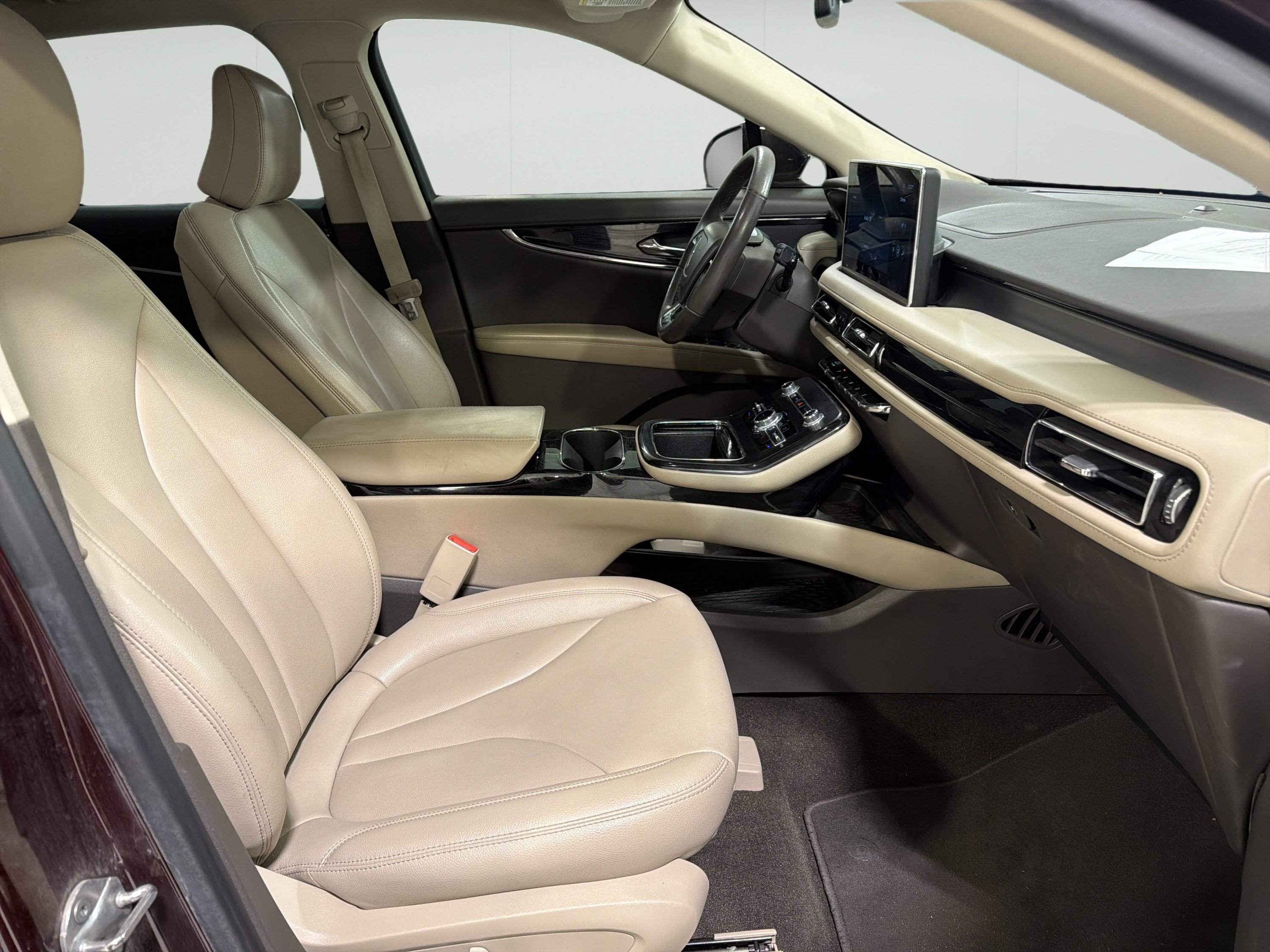 Used 2022 Lincoln Nautilus FWD image 12