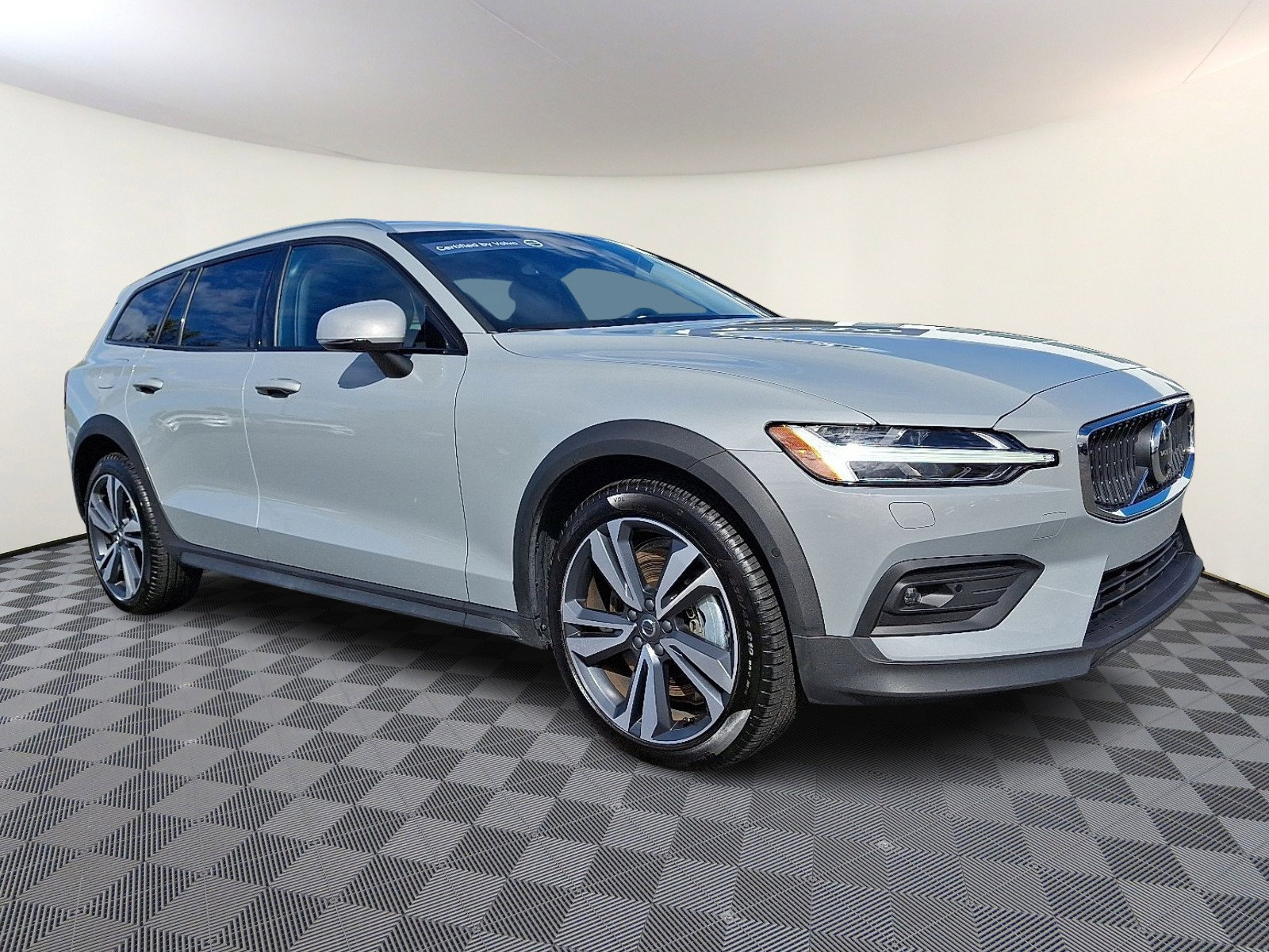 Used 2025 Volvo V60 B5 Cross Country Plus