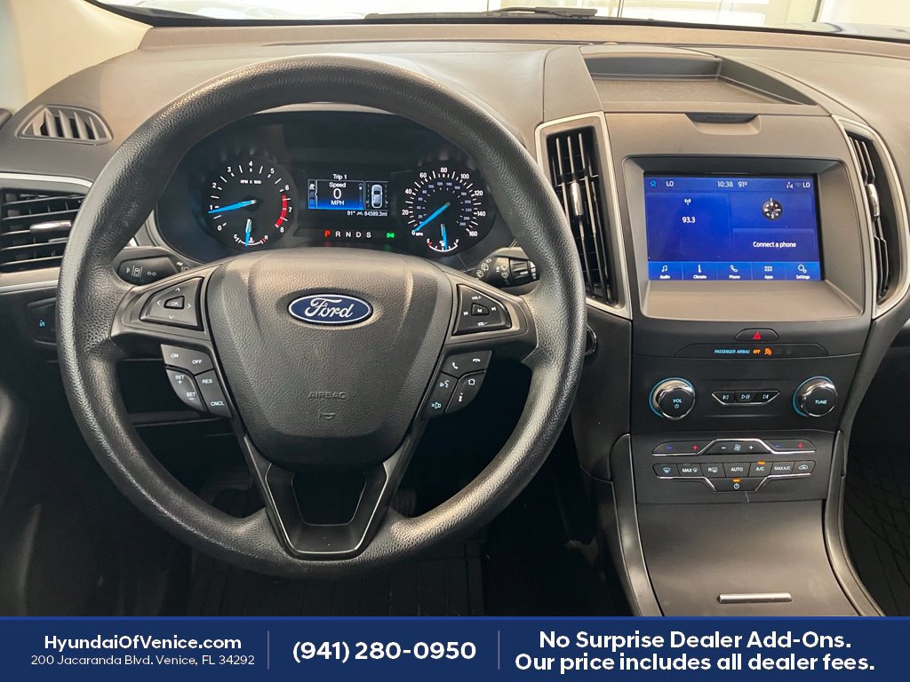 Used 2020 Ford Edge SE FWD image 3