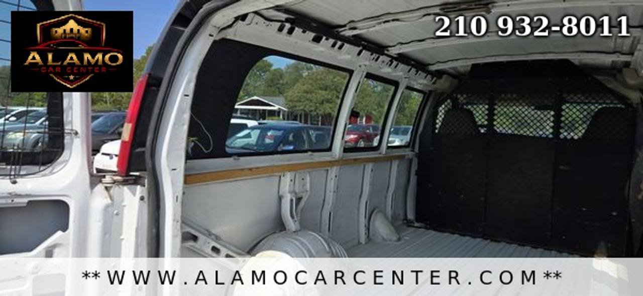 Used 2009 Chevrolet Express 1500 RWD image 25