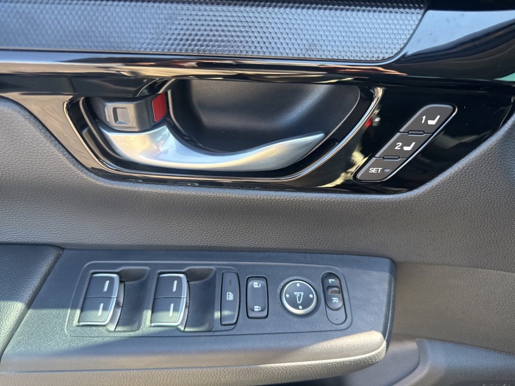 Used 2025 Honda CR-V EX-L image 10