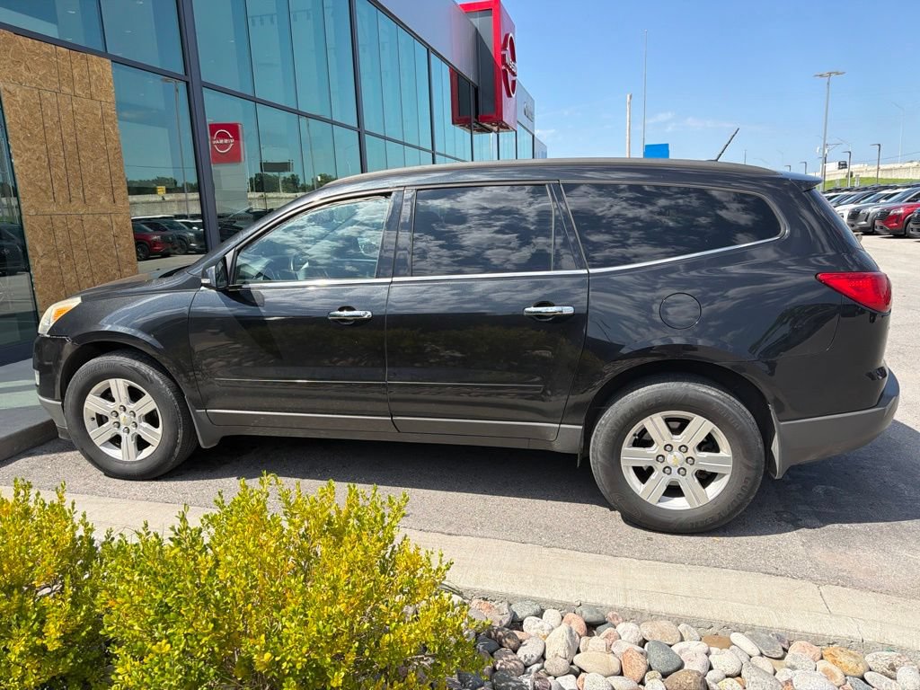 Used 2011 Chevrolet Traverse LT FWD image 7