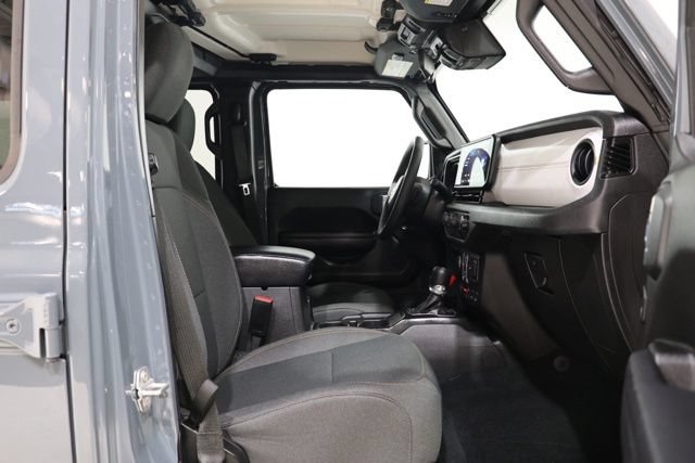 Used 2024 Jeep Wrangler Unlimited AWD/4WD image 36