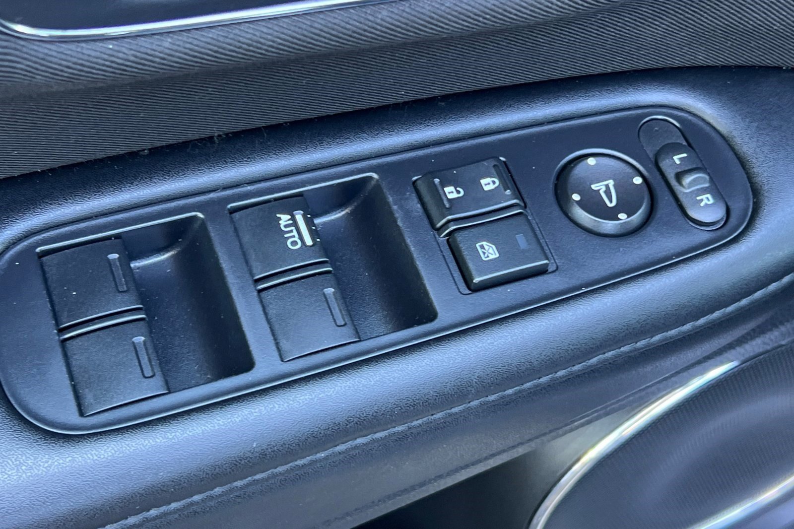 Used 2018 Honda HR-V EX image 13
