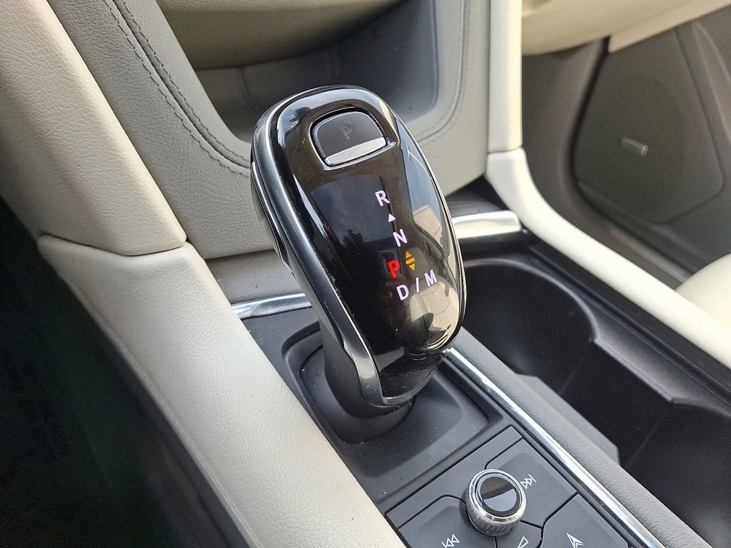 Certified 2021 Cadillac XT5 Premium Luxury image 16