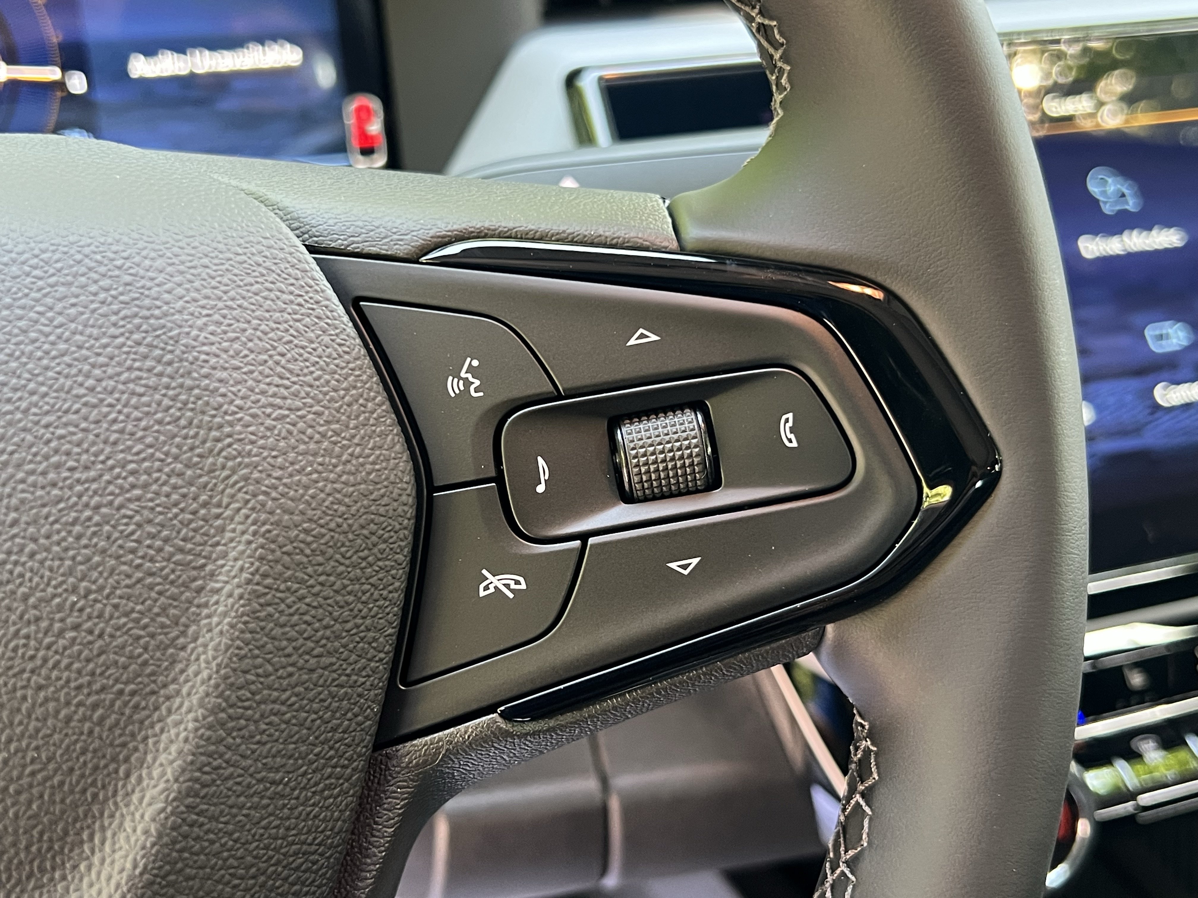 New 2027 Chevrolet Bolt RS w/ Technology Package FWD image 20