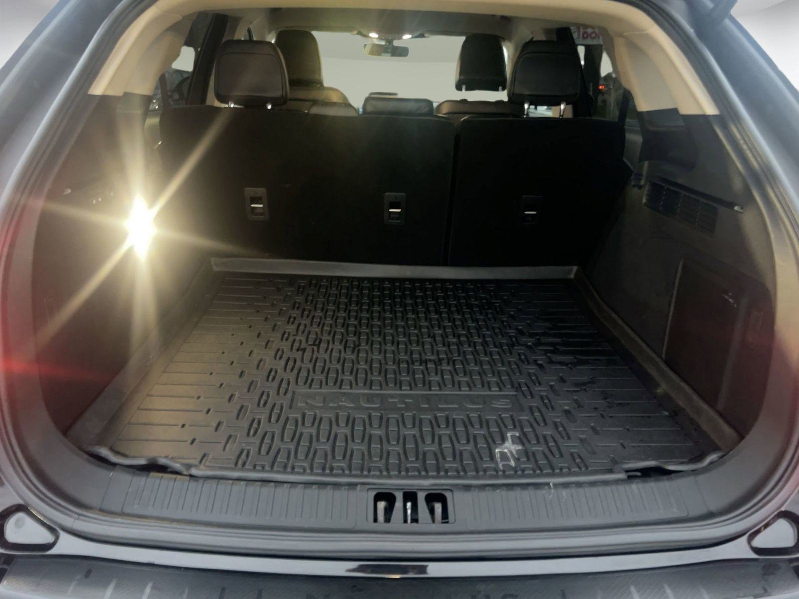 Used 2023 Lincoln Nautilus AWD w/ Premium Package image 28