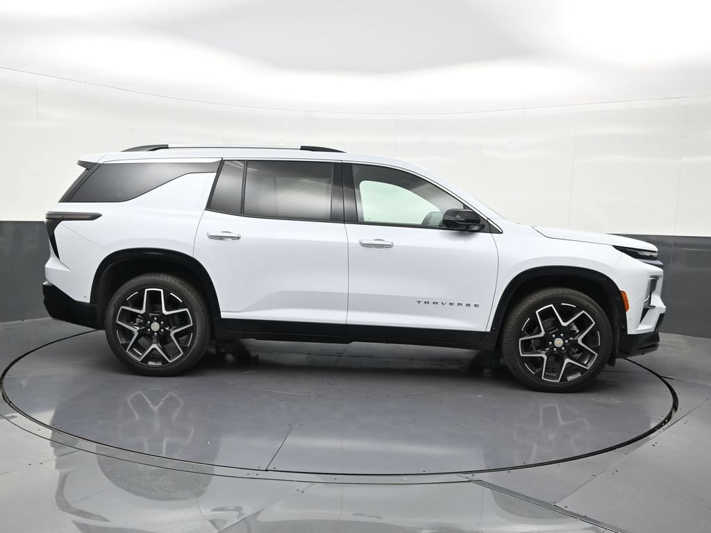 Used 2026 Chevrolet Traverse High Country FWD image 7