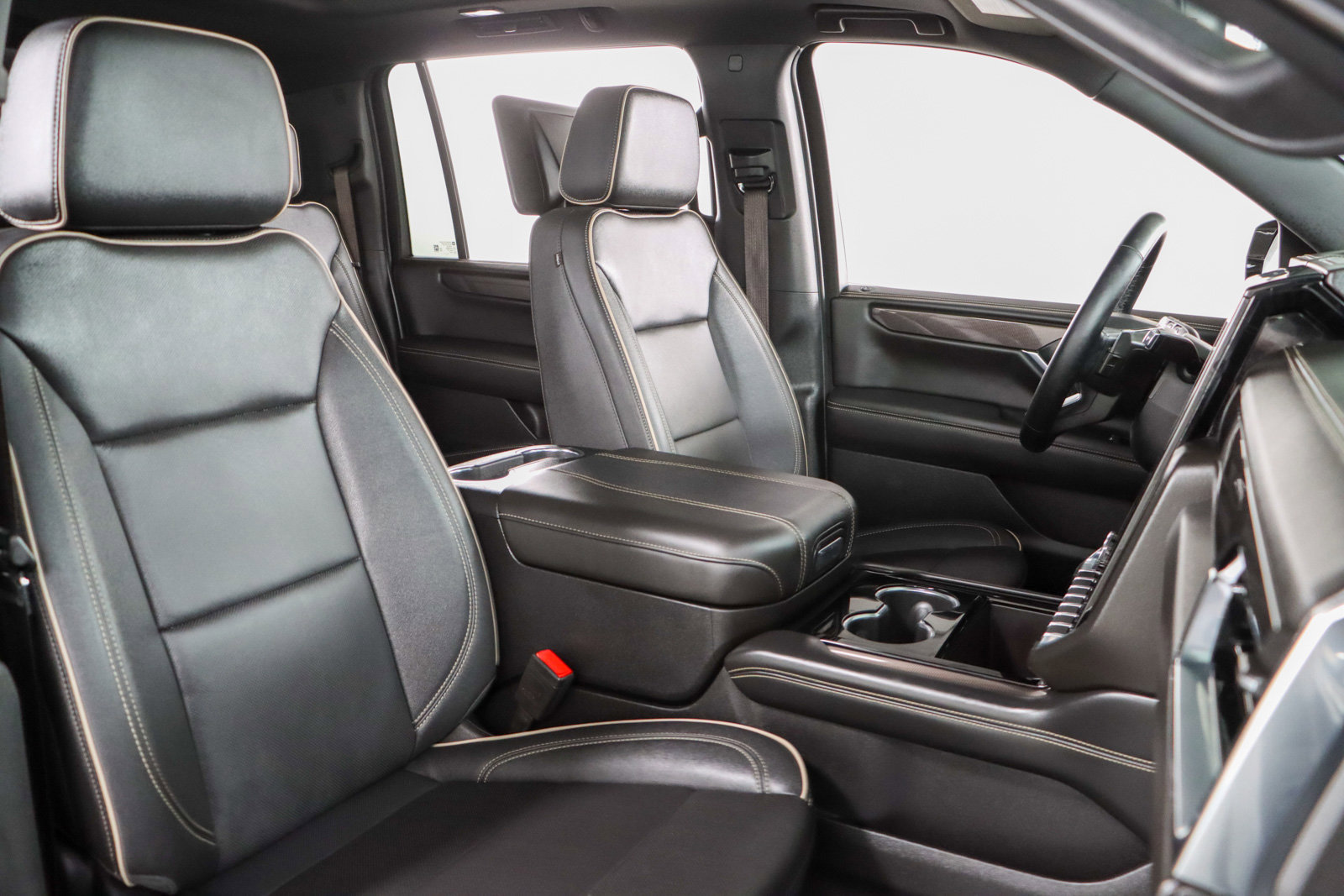 Used 2025 GMC Yukon XL Elevation w/ Elevation Premium Package image 33
