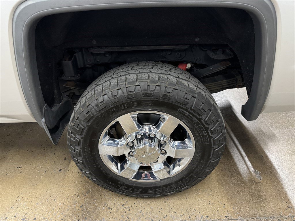 Used 2017 GMC Sierra 3500 Denali w/ Duramax Plus Package AWD/4WD image 9