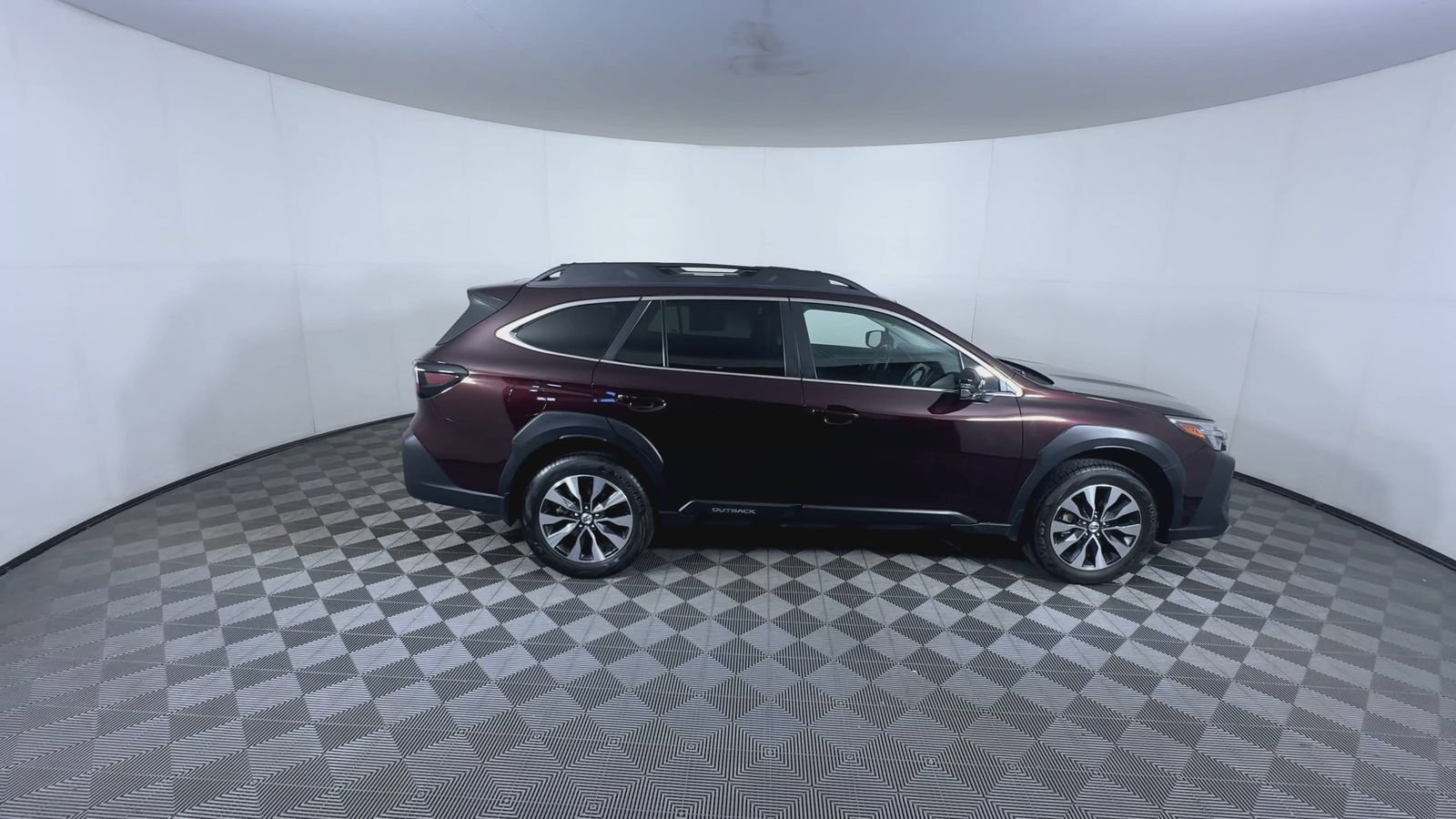 Used 2023 Subaru Outback Limited XT AWD/4WD image 9