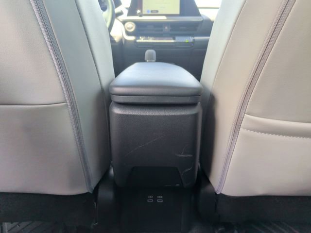 Used 2023 Toyota Prius XLE FWD image 30