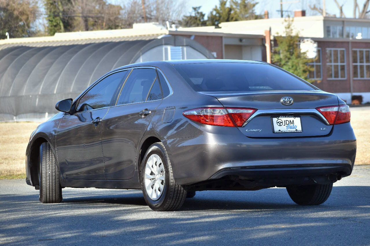 Used 2015 Toyota Camry LE FWD image 7