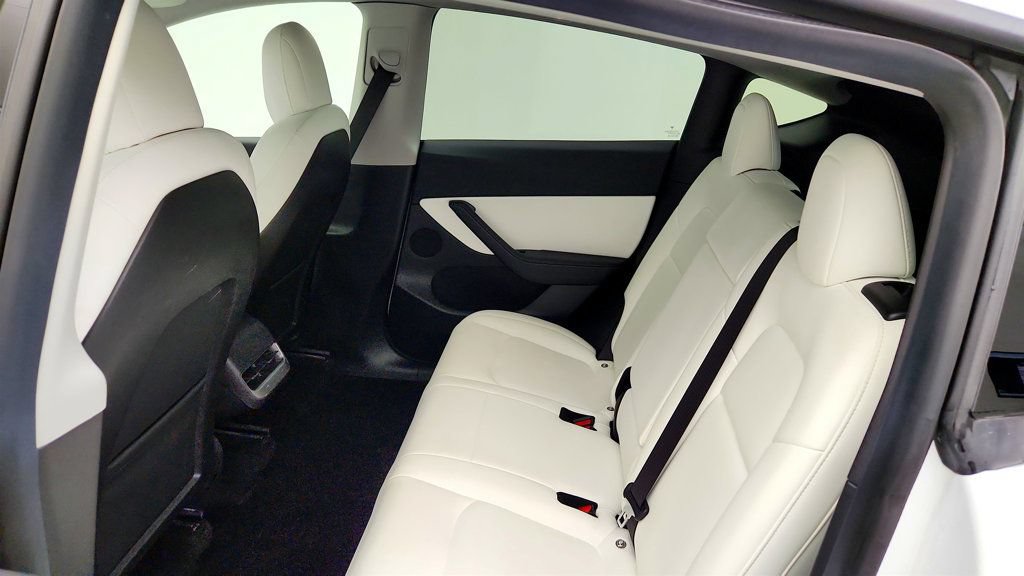 Used 2021 Tesla Model Y Long Range AWD/4WD image 26
