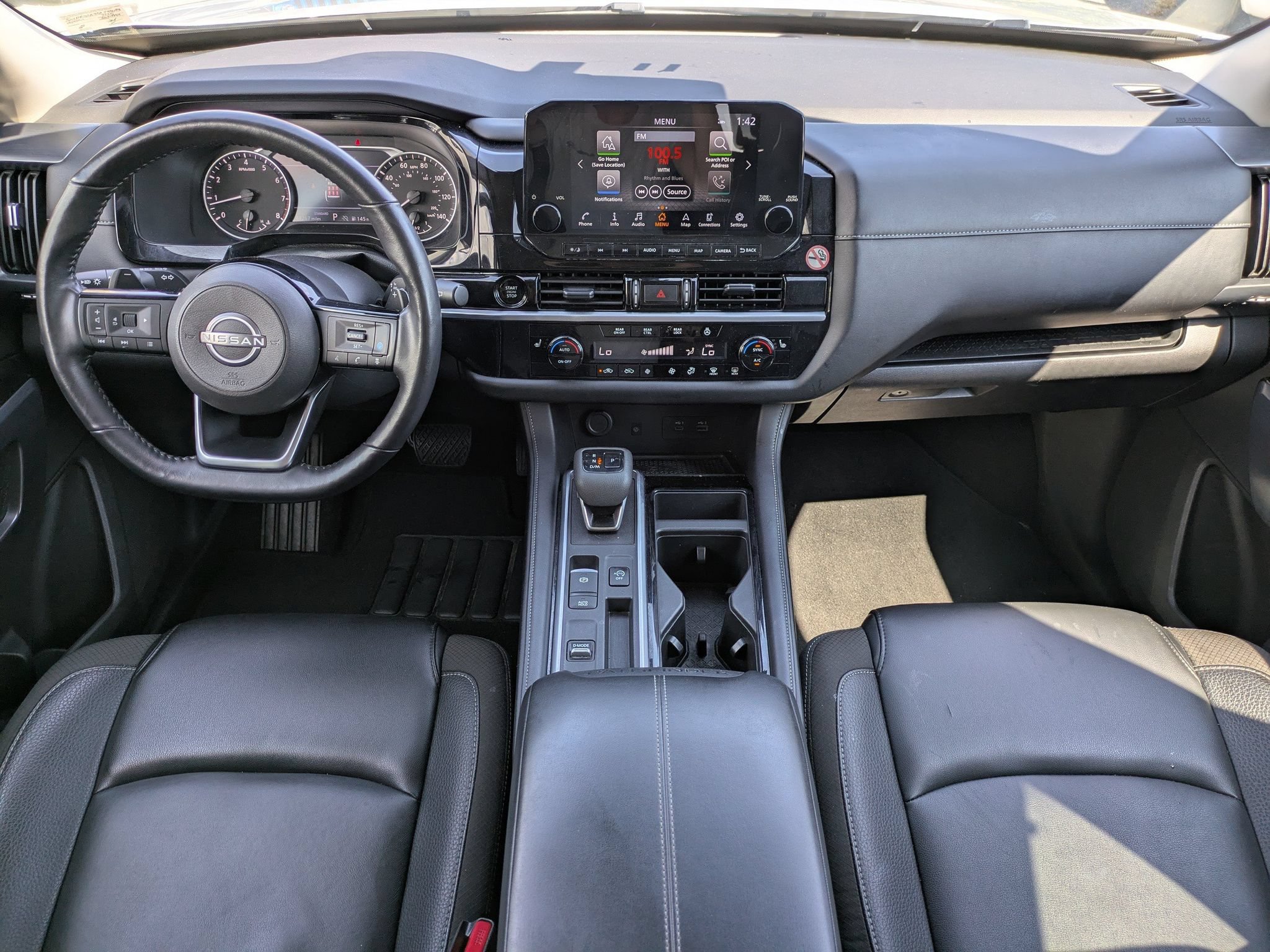 Certified 2025 Nissan Pathfinder SL FWD image 16