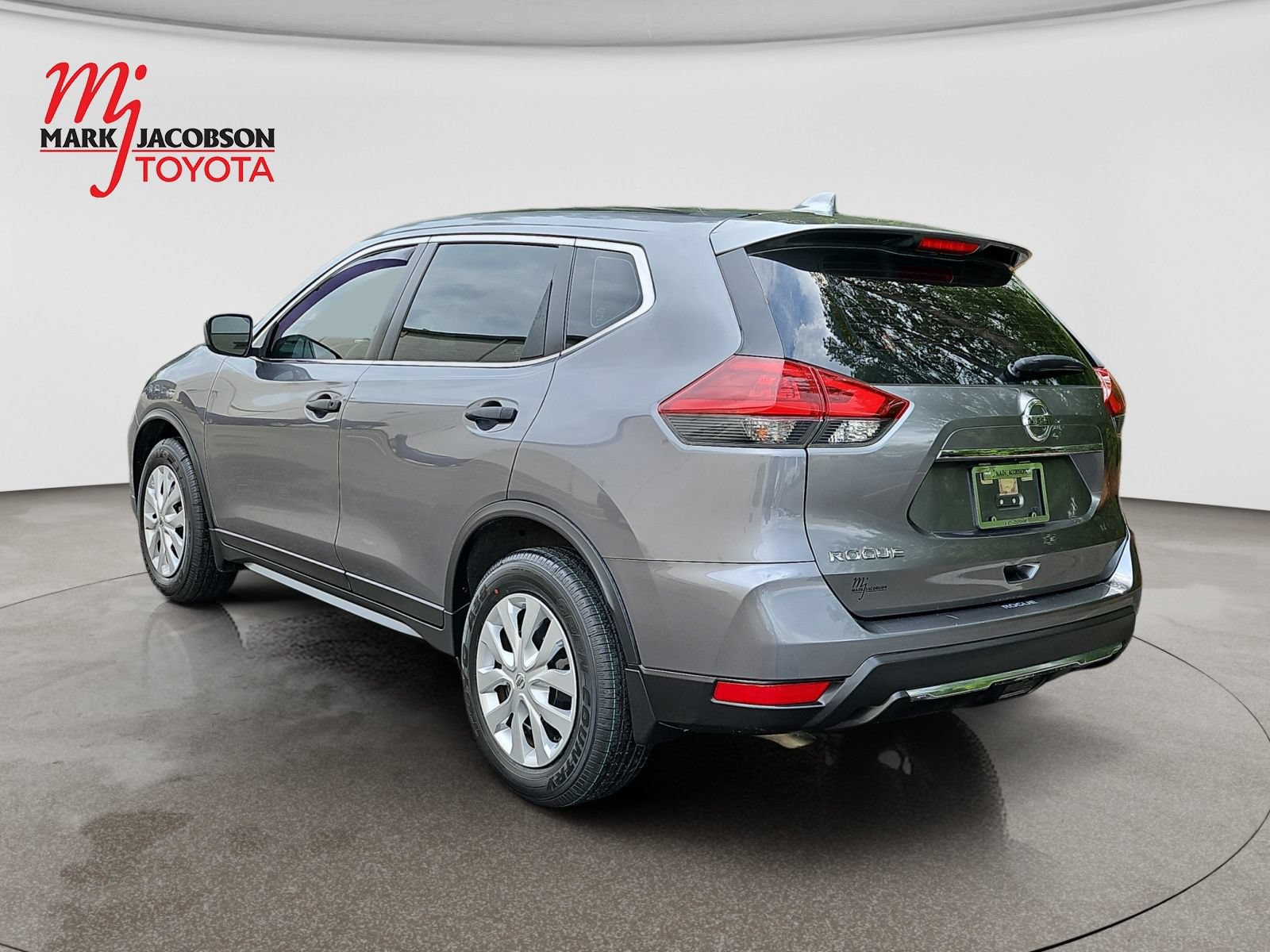 Used 2020 Nissan Rogue S FWD image 13