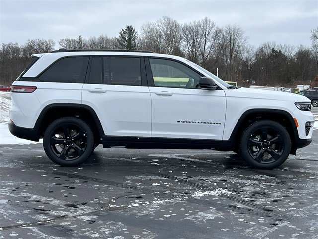 New 2025 Jeep Grand Cherokee Limited w/ Black Appearance Package image 47