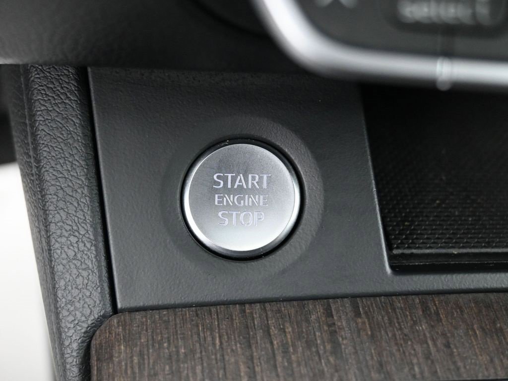 Used 2023 Audi Q5 e Premium w/ Convenience Package image 19