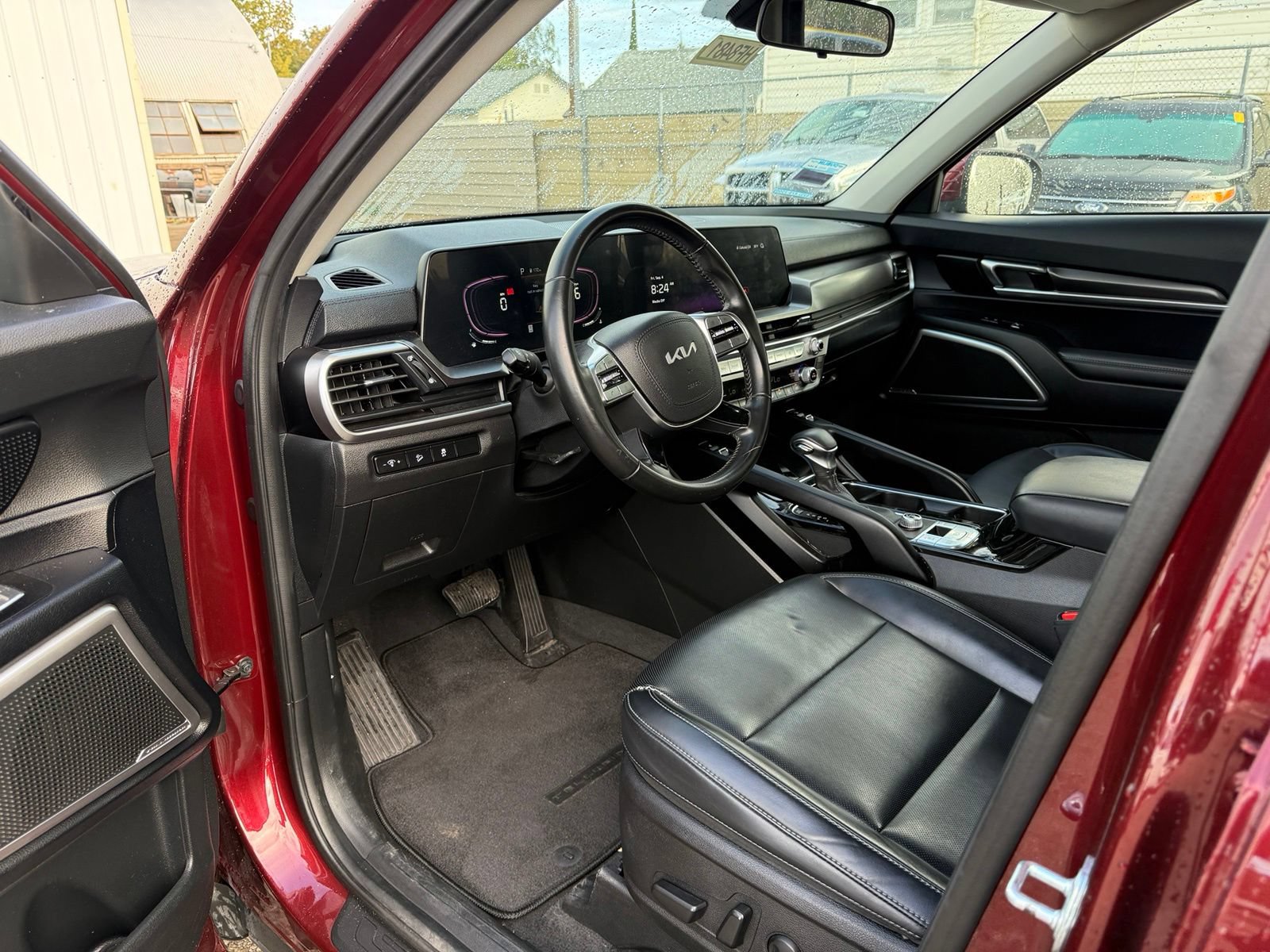 Used 2024 Kia Telluride S w/ S Sunroof Package FWD image 9