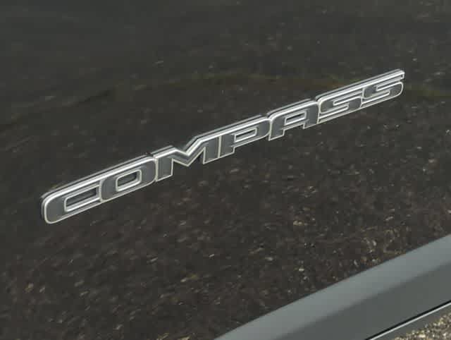 Certified 2018 Jeep Compass Limited w/ Navigation Group AWD/4WD image 13