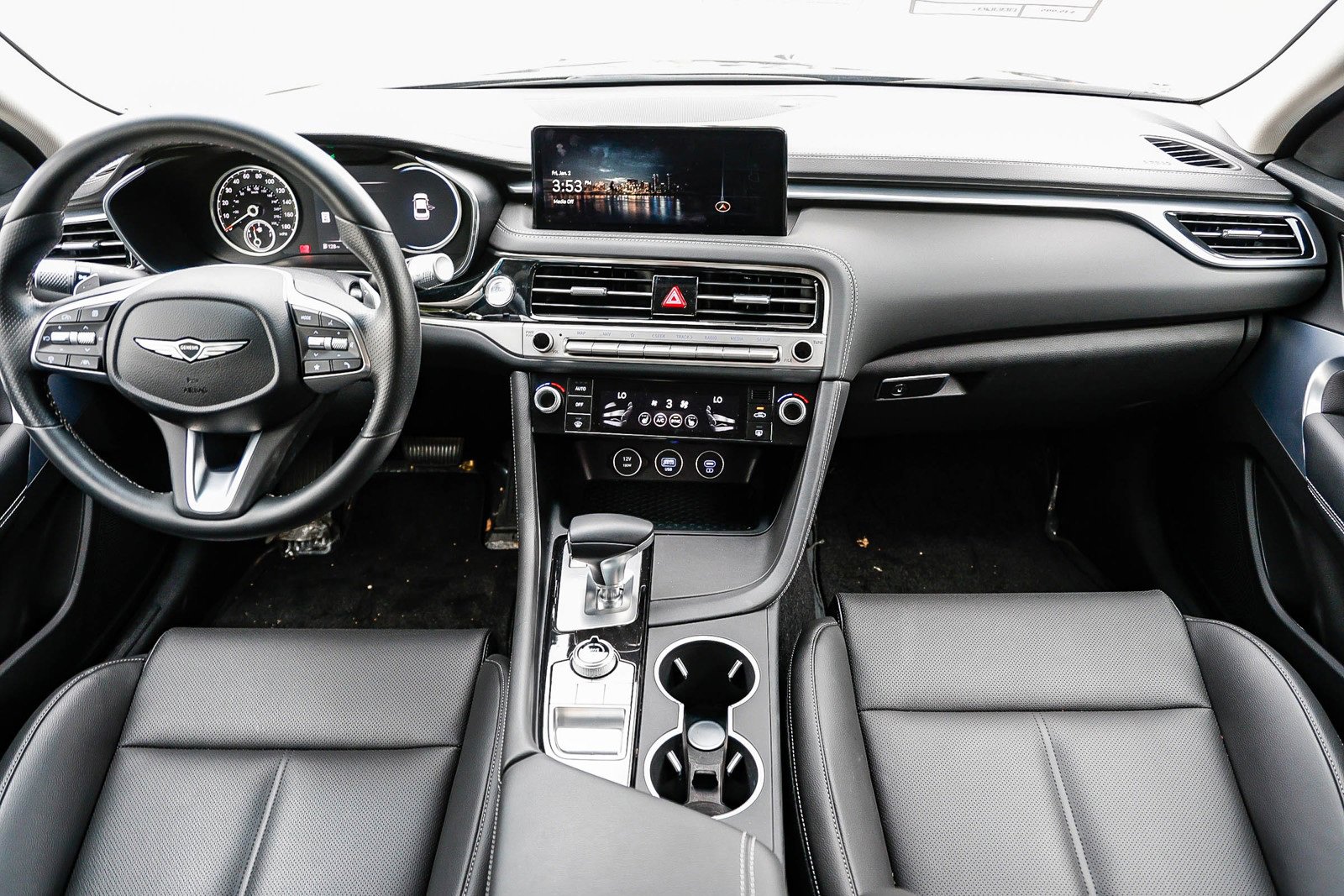 Used 2025 Genesis G70 2.5T image 10