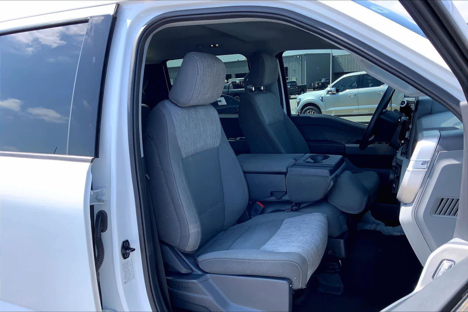 Certified 2023 Ford F350 XLT image 9