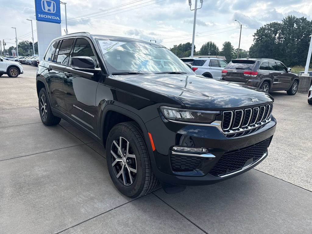 Used 2025 Jeep Grand Cherokee Limited w/ Luxury Tech Group II AWD/4WD image 6
