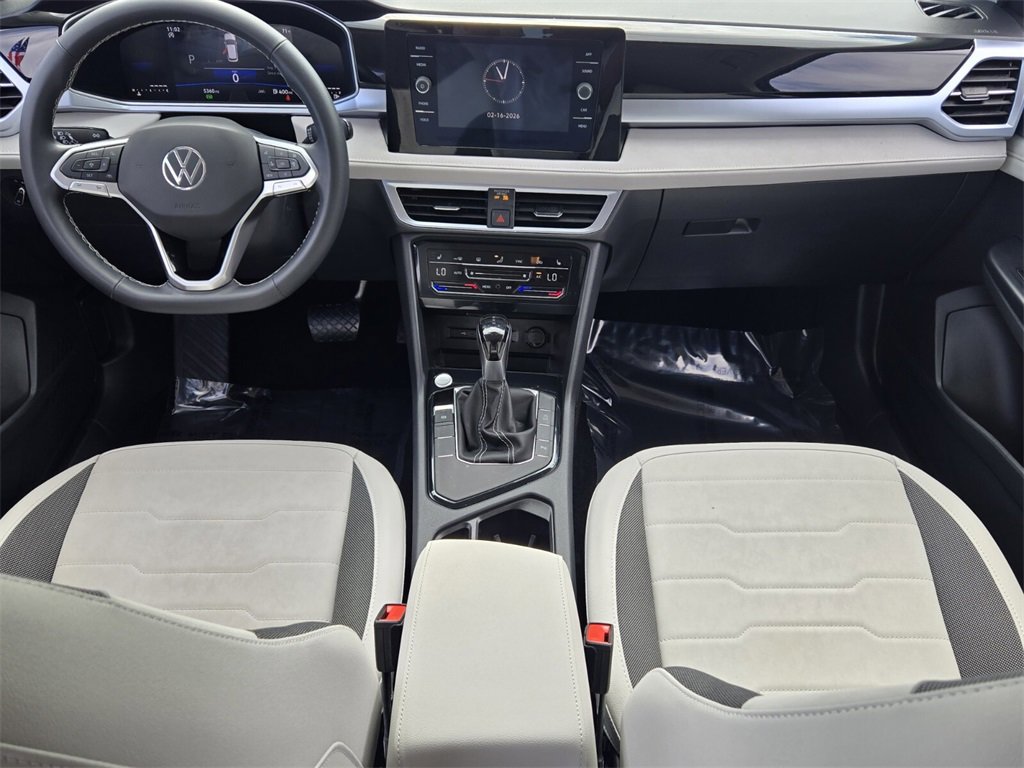 Certified 2025 Volkswagen Taos SE image 13
